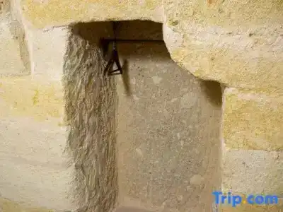 Caravanserai Cave - 288