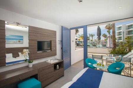 Limanaki Beach & Suites - 98
