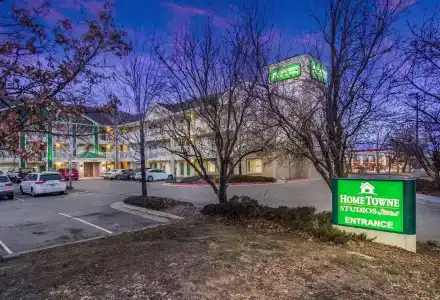 HomeTowne Studios by Red Roof Denver - Airport/Aurora - 12