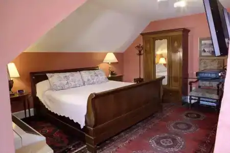 200 South Street Inn - 68