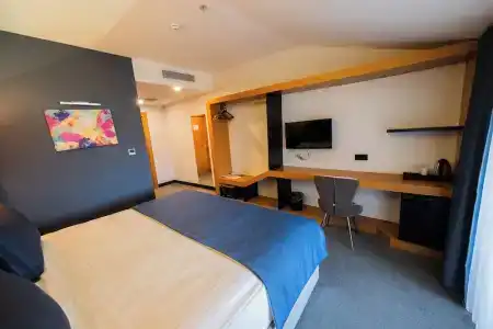 Roof 264 and Suites - 56