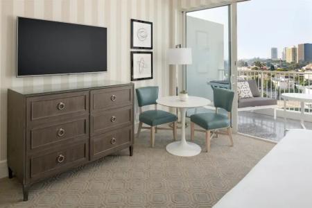 The Beverly Hilton - 76