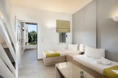 Kavos & Suites - 195