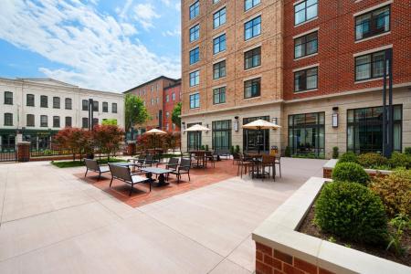 Courtyard by Marriott Downtown - 18