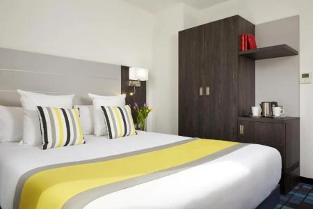Hôtel Astrid - 71