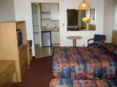 Spanish Trails Inn and Suites - 1