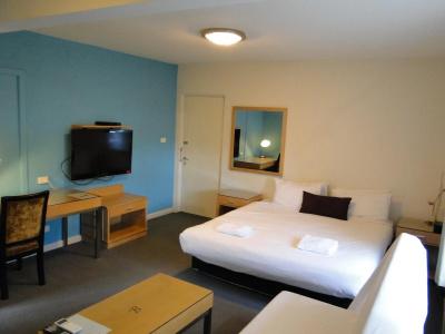 Brighton Serviced - 16
