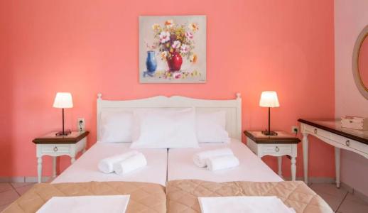 Stamatakis Boutique Studios - 151