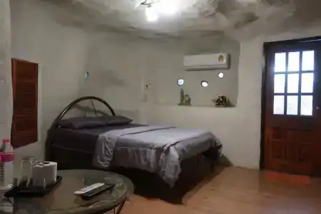 Sleepy Lagoon - 12