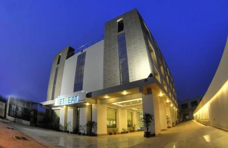 The Retreat - 7