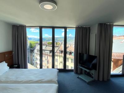 Royal Zurich - 7