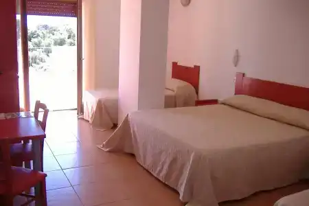 Delle More - 2
