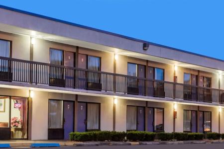 Knights Inn - - 0