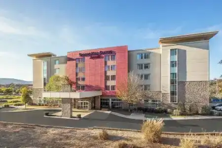 SpringHill Suites by Marriott Downtown/Cameron Harbor - 20