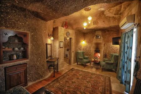 Traveller's Cave - 121