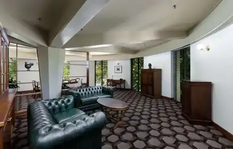 Rydges - 50