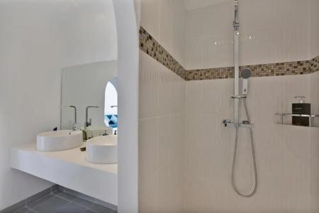 La Perle Luxury Boutique - 49