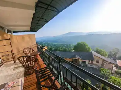 Romance Hills - 193