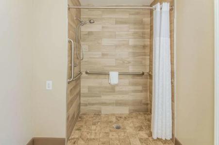 Hawthorn Suites by Wyndham Fort Benning - 43