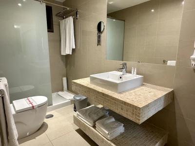 Pearly Grey Ocean Club & Suites - 76