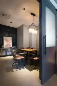 Moxy Seattle Downtown - 11