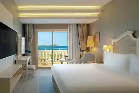 DoubleTree by Hilton Cesme Alacati Beach Resort - 50