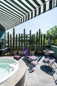 Pug Seal Polanco Anatole France - 83