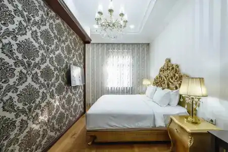Royal Residence - 308