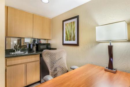 Best Western Plus Thunderbird Suites - 44