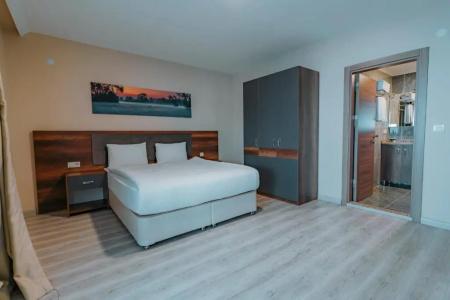 Empula & Residences - 90