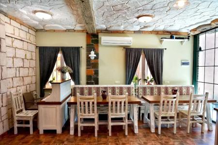 Retro Hostel & Tours - 16