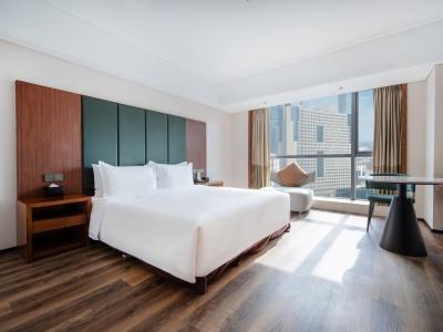 Holiday Inn Qingdao City Center, An Ihg - 27