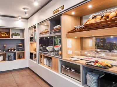 B&B Frankfurt Hauptbahnhof - 11