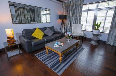 Lincoln Arms Suites - 61