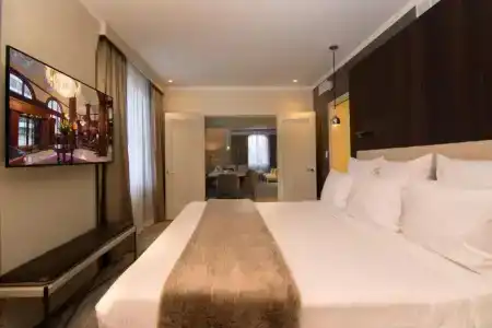 The Benson Portland, Curio Collection by Hilton - 81