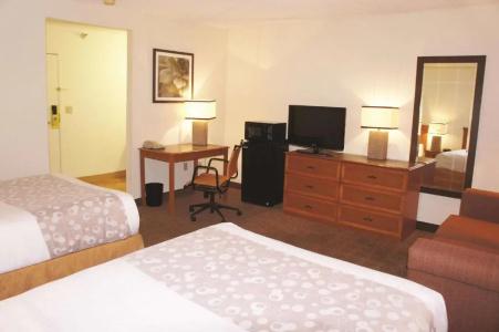 La Quinta Inn by Wyndham North - 16