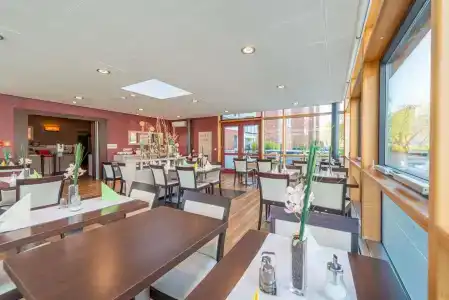 Das an der Stadthalle - 15