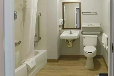 Quality Inn Colchester - 21