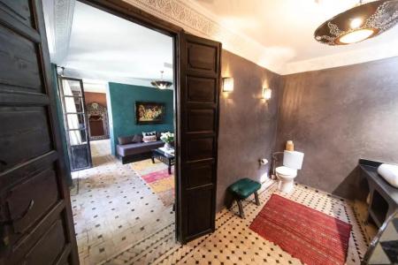 Riad Mur Akush - 44
