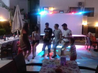 Sayar Apart - 8