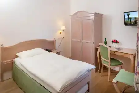 Stella - 25