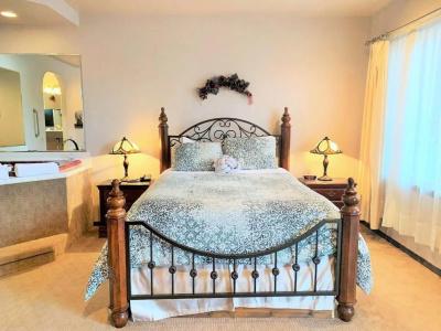 Breakers Boutique Inn - 61