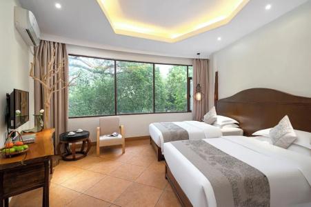 Guilin Crystal Crescent Moon - 72