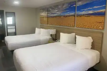 Desert Inn - 1