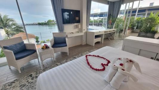 Phuket Boat Quay - 108