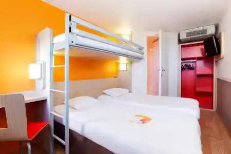 Premiere Classe Toulouse Sesquières - 32