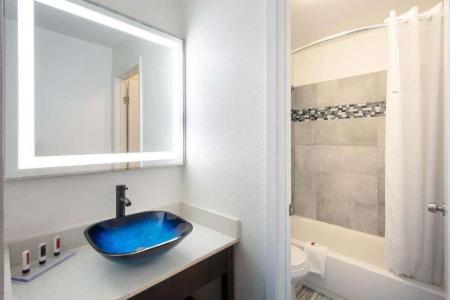 Baymont by Wyndham Charlotte University - 15
