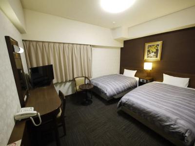 Route-Inn Yokohama Bashamichi - 4