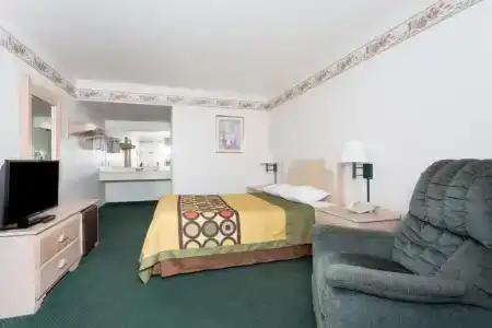 Super 8 by Wyndham - 15