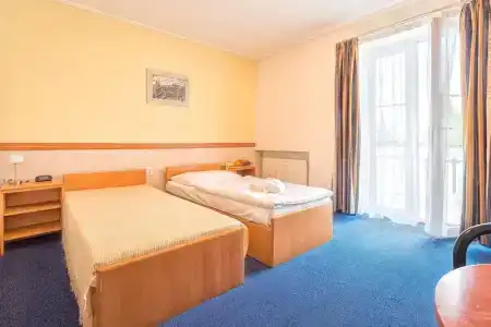 Prague Carl Inn restaurant & Free Parking - 7